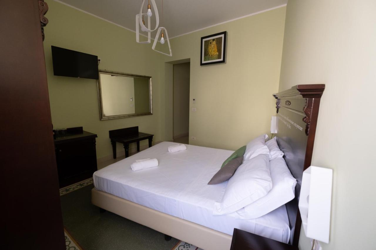Hotel Borgo Di Ciaula ซานตาฟลาวิอา ภายนอก รูปภาพ