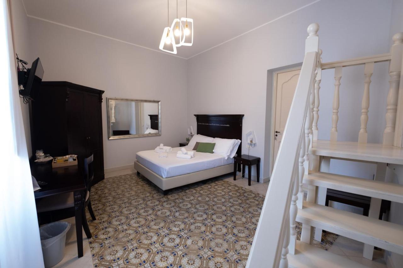 Hotel Borgo Di Ciaula ซานตาฟลาวิอา ภายนอก รูปภาพ