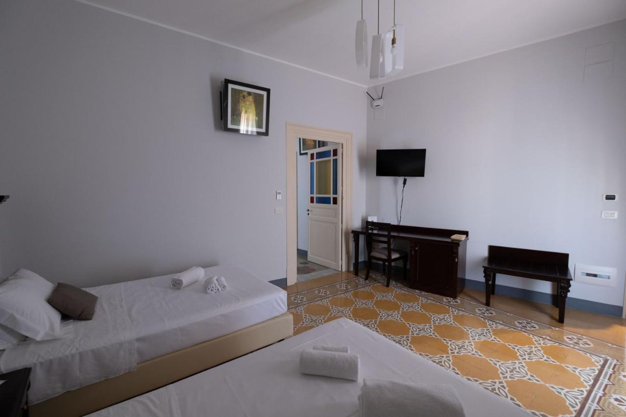 Hotel Borgo Di Ciaula ซานตาฟลาวิอา ภายนอก รูปภาพ